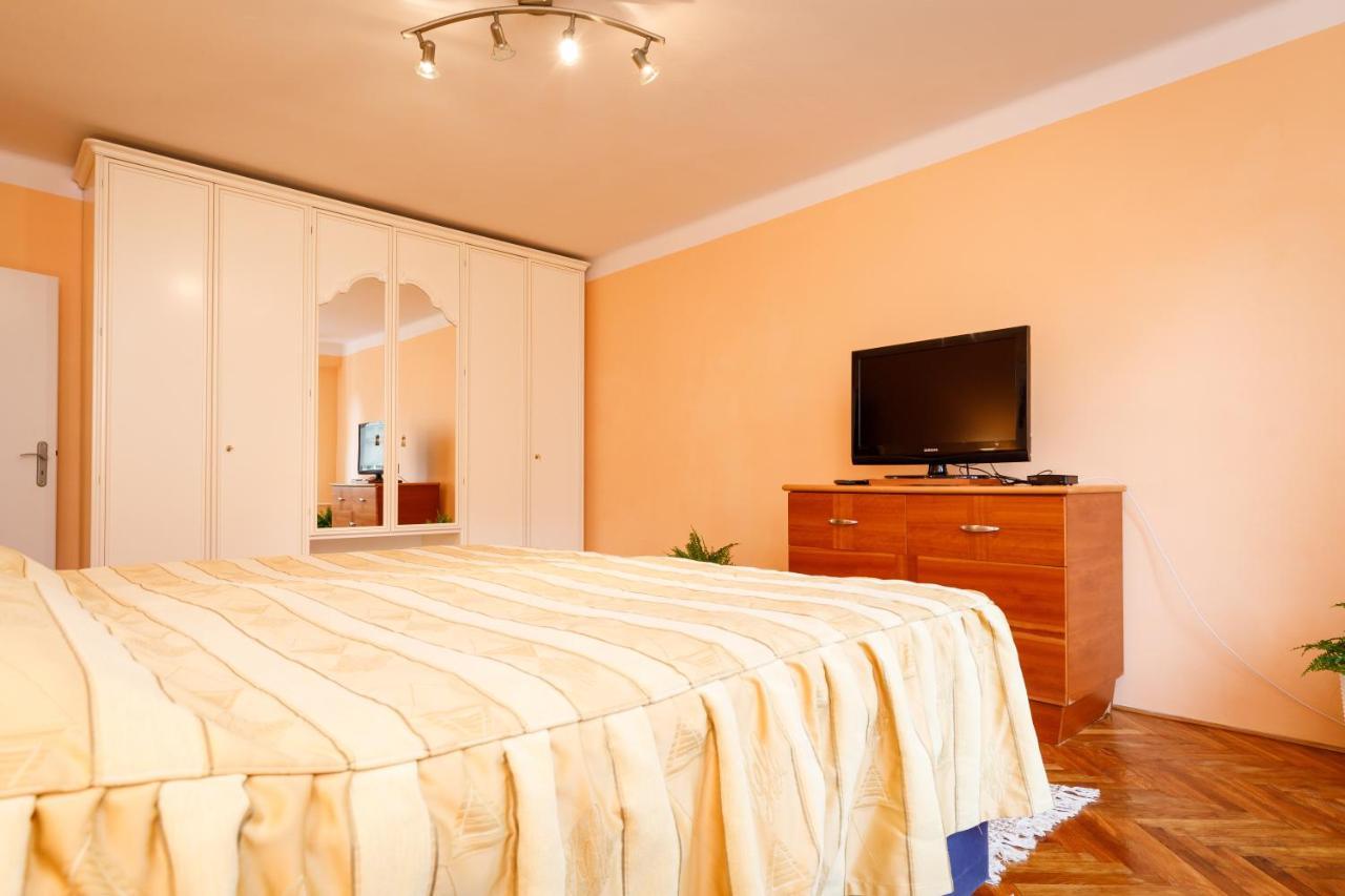 Apartments Tgm 11 Karlovy Vary Exterior photo